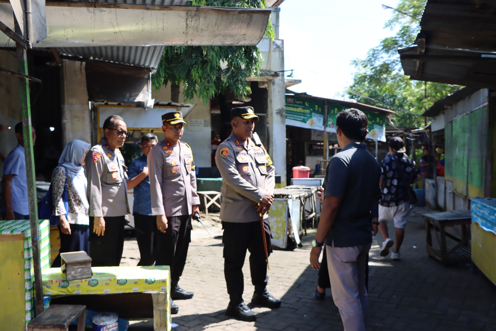Patroli Dialogis, Kapolres Ngawi Blusukan ke Pasar Tradisional Jelang Ramadhan