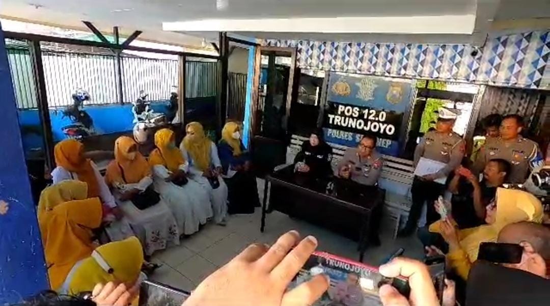 Polres Sumenep Gercep Amankan Emak-Emak Viral di Medsos Konvoi Tanpa Helm