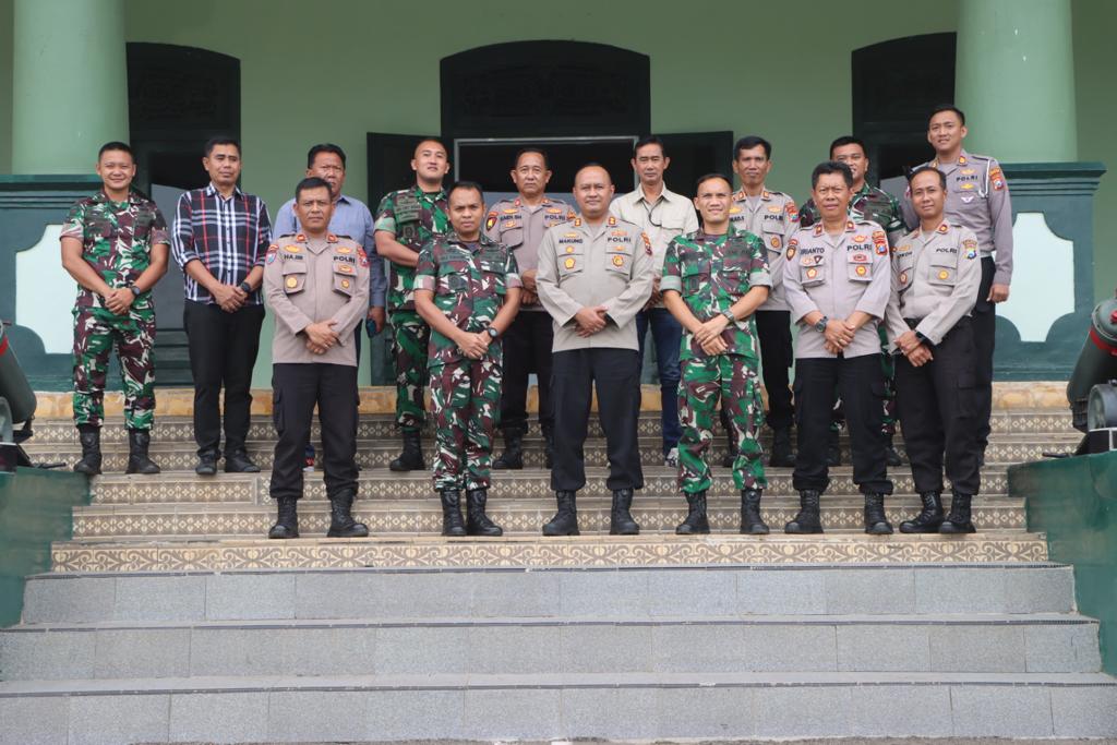 Kapolres Pasuruan Kota Sambangi Markas Yonzipur 10 Pasuruan, Perkuat Jalinan Sinergitas TNI – Polri