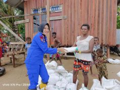 Satpolair Polres Merauke Tinjau Lokasi Korban banjir Rob