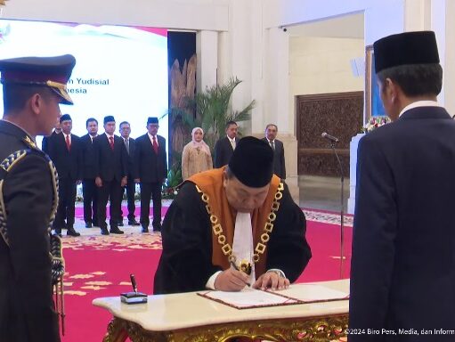 Presiden Jokowi Saksikan Pengucapan Sumpah Wakil Ketua MA