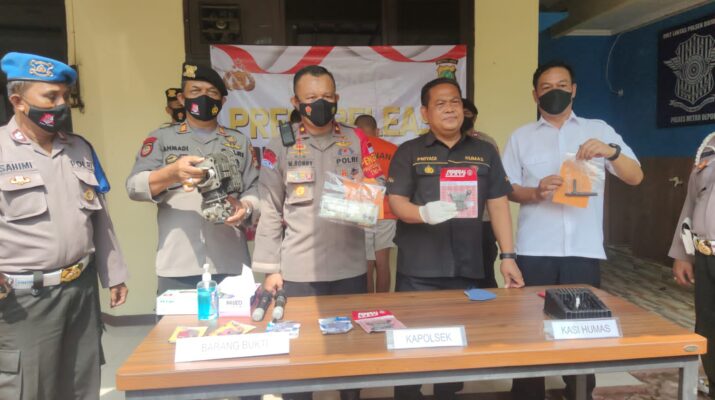 a5a9701c320d9ebee9de0c2e902ad6cbbe36f403847edf5dc7933a1746f277d7.0