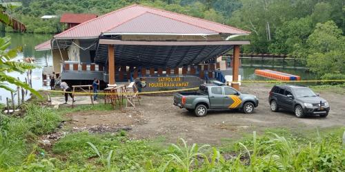 baru-selesai-dikerjakan-kantor-satpolairud-polres-raja-ampat-ambruk-igmxSQpfiS