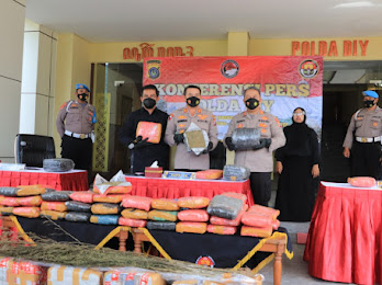 Ditresnarkoba Polda Daerah Istimewa Yogyakarta Berhasil Ungkap Peredaran Narkotika Jenis Ganja Antar Pulau.