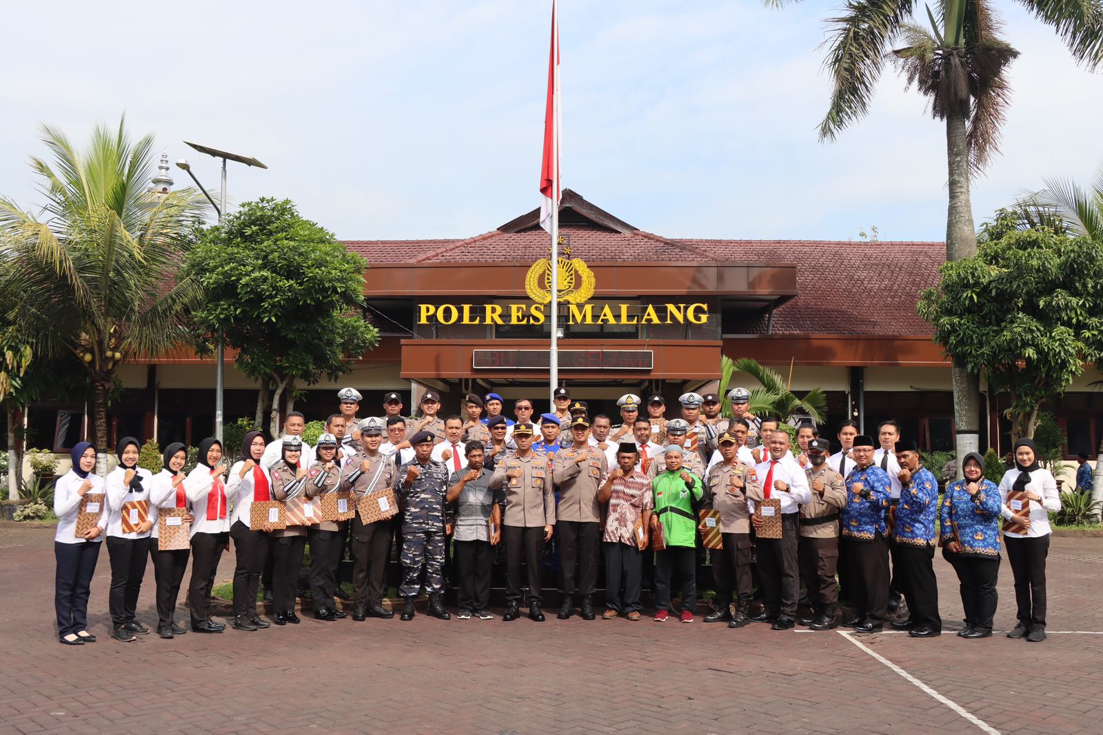 d6c35c99-5614-4ecd-a8aa-45cd390d6711