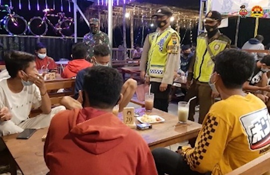 f31ddadf-b206-4ead-8673-a15fe4edc4a0