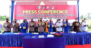 fbe7f5366569aa2ed2df6460fffa5075ae03a79a377e7fb56f42dd7e89b714d4.0