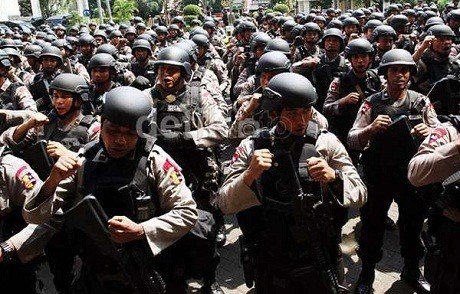 SALAM HANGAT, UNTUK POLISI HEBAT DIHARI YANG BERAT…