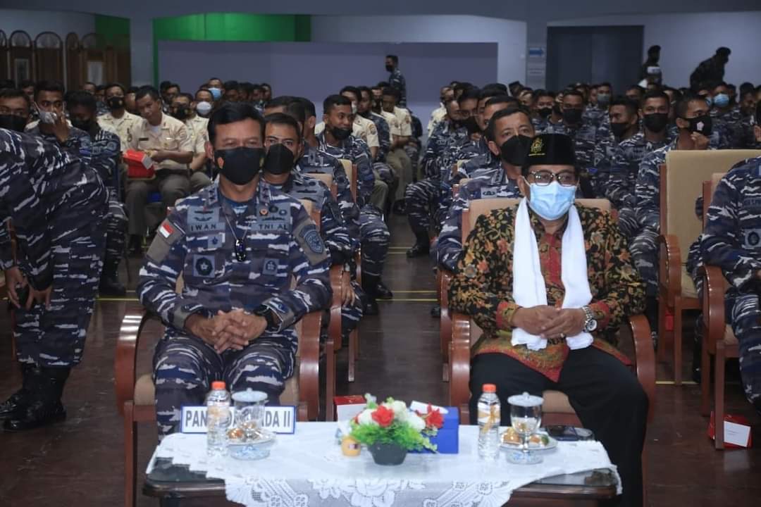 KOARMADA II IKUTI DOA BERSAMA LINTAS AGAMA SECARA SERENTAK OLEH TNI AL