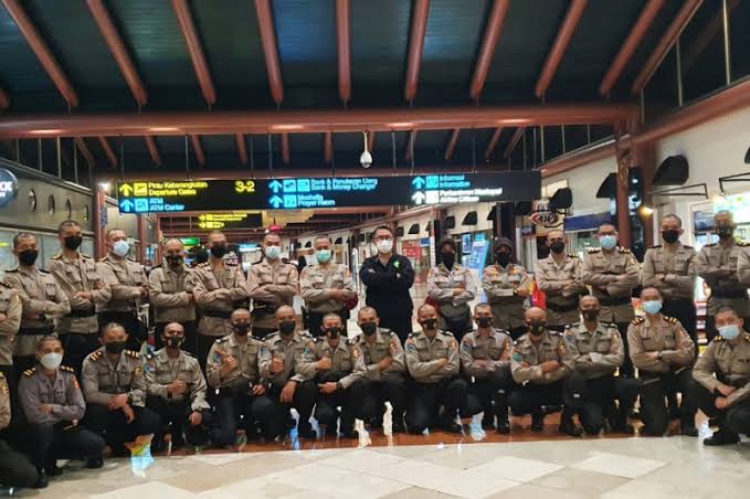 Polri Kirim 100 Resimen Vaksinator Covid-19 ke PON XX Papua