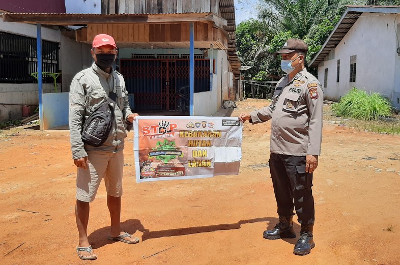Antisipasi Karhutla, Anggota Polsek Toba Gencar Laksanakan Himbauan Cegah Karhutla Kepada Masyarakat