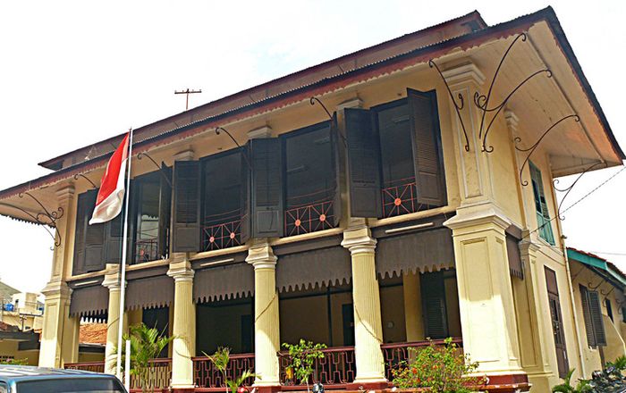 LANDHUIS Atau Gedong Tinggi Polsek Palmerah Dan Kenangan Mess Semeru Polda Jatim.