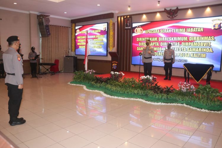 Kapolda Kaltim Pimpin Sertijab 7 Pejabat Utama dan 2 Kapolres