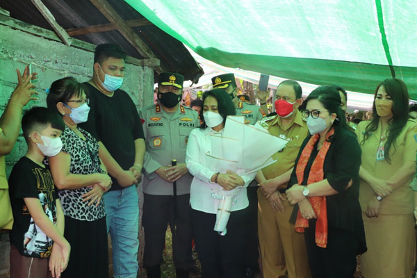 Kapolda Sulut Dampingi Menteri PPPA RI Ziarah di Makam Korban Dugaan Kekerasan Seksual