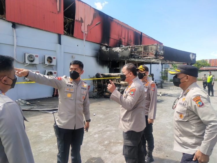 Kapolres Sorong AKBP Iwan P. Manurung, S. Ik Turut Mendampingi Kapolda Papua Barat Tinjau Langsung TKP Pertikaian Di Kota Sorong