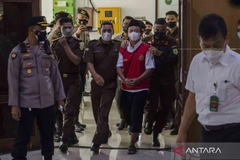 Pengadilan Tinggi Bandung Kabulkan Vonis Mati Herry Wirawan