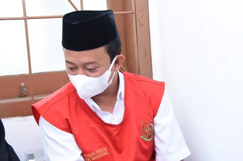 Pengamat: “Hukuman mati terhadap Herry Wirawan merupakan terobosan baru”