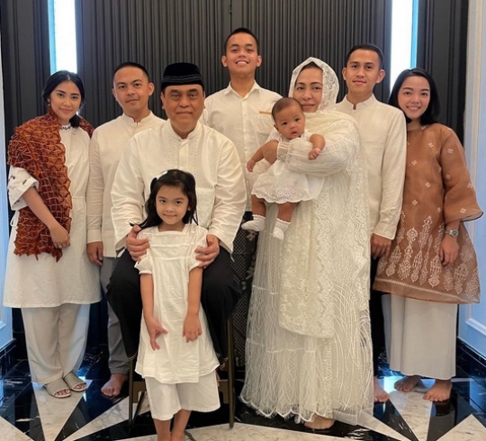 Potret Seru Lebaran Keluarga Pensiunan Jenderal Polri 2022