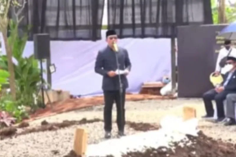 Ridwan Kamil Sampaikan Cerita Tentang Eril Usai Pemakaman