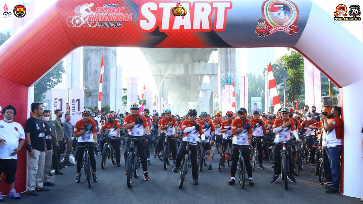 Semarak Bhayangkara ke-76 : Polri Gelar Fun Bike Secara Serentak