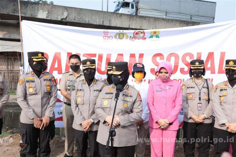 Aksi Kemanusiaan Polwan di Jakut Menjelang Hari Jadi Ke-74