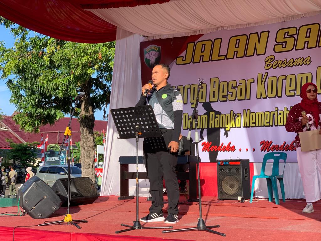 Memeriahkan HUT Ke 77 Republik Indonesia Kodim 0103/Aut Laksanakan Jalan Santai