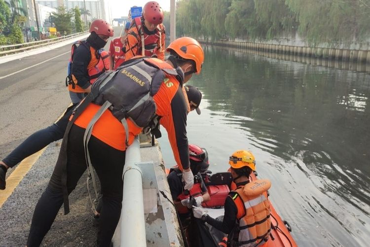 Pelaku yang Tabrak Pria di Tol Layang Jelambar Hingga Tercebur ke Kali Grogol Ditetapkan Sebagai Tersangka