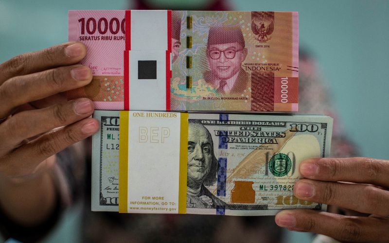 Rupiah Selasa Pagi Melemah 13 Poin
