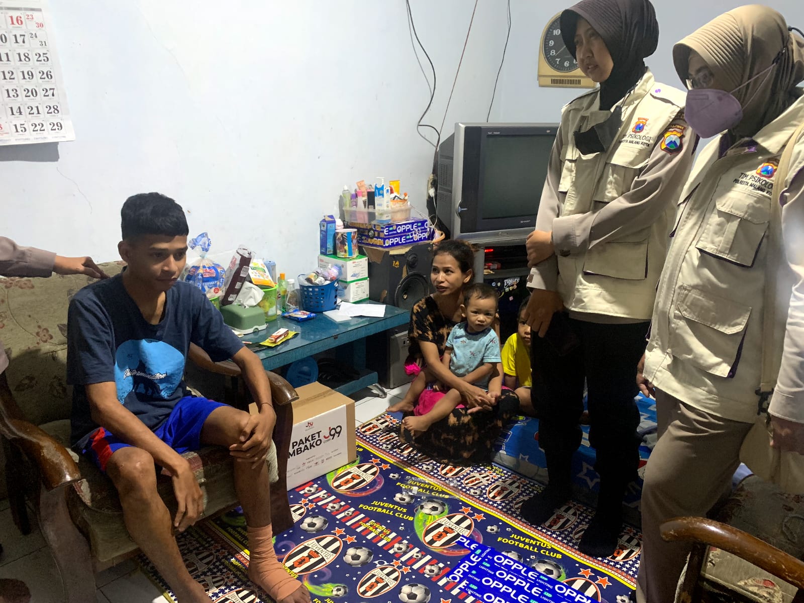 Tim Sama Ramah Polresta Malang Kota Lakukan Trauma Healing Kepada Korban Insiden Kanjuruan