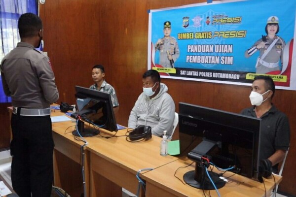 Puluhan Warga yang Belum Lulus Ujian Penerbitan SIM, Dapat Bimbel Gratis dari Satlantas Polres Kotamobagu