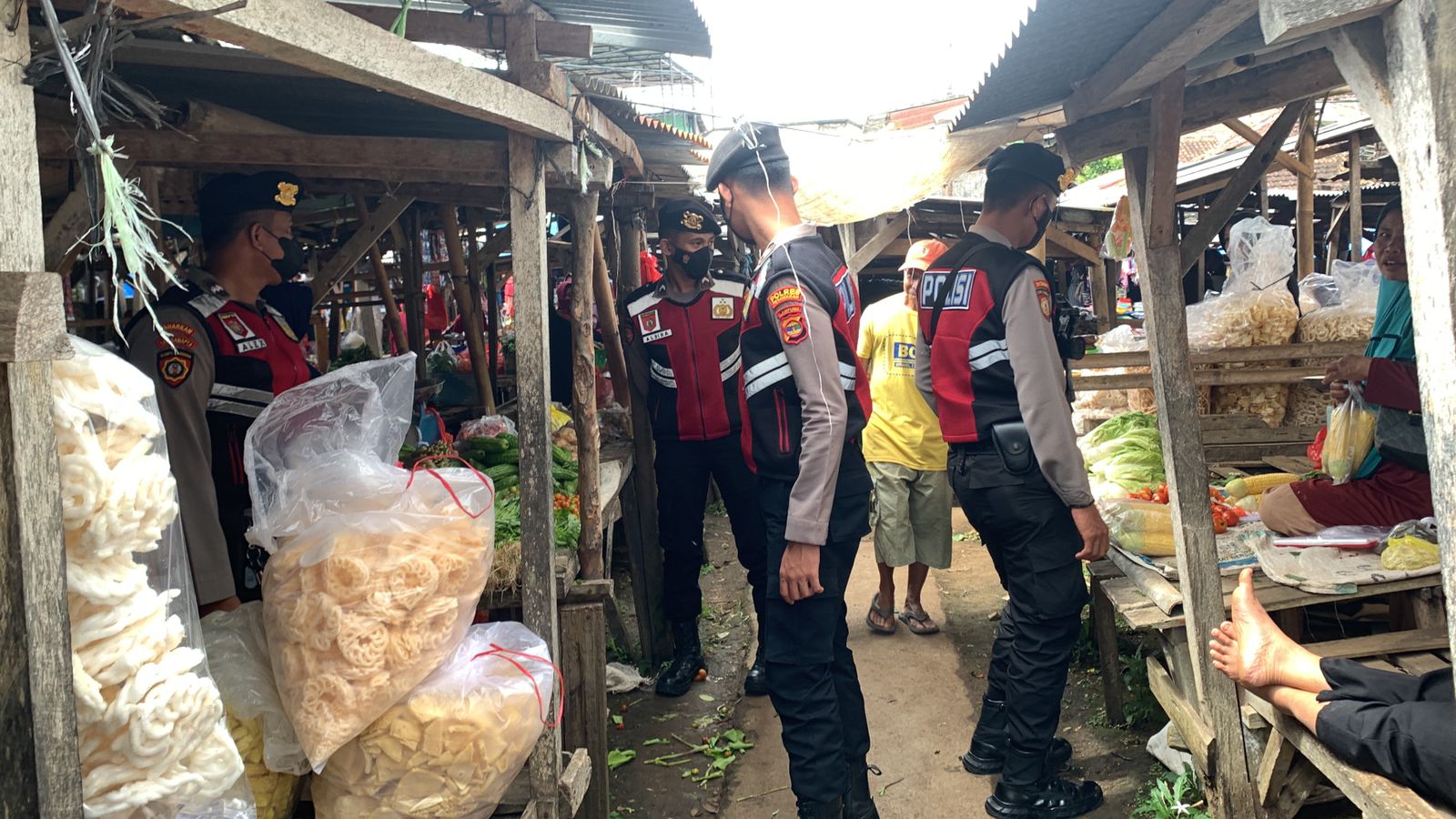 Satuan Samapta Polres Pesawaran Polda Lampung Laksanakan Patroli Rutin di Pasar Tradisional