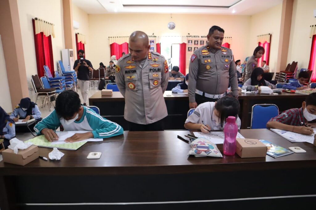 Peringati Hari Pahlawan Sat Lantas Polresta Mataram Gelar Lomba Melukis Antar Pelajar SMP Se-Kota Mataram
