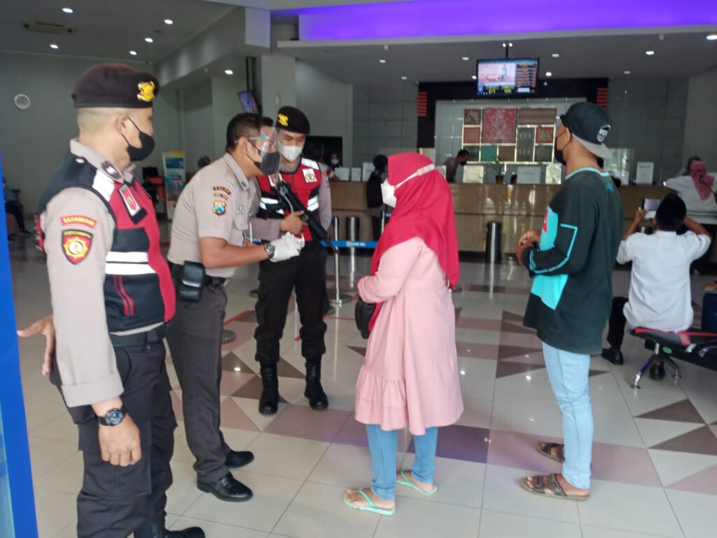 Cegah Varian Baru Covid-19, Polresta Banyuwangi Optimalkan Pamor Keris