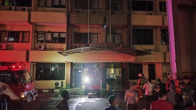 Asap Tebal Kembali Terlihat di Lokasi Kebakaran Mabes Polri