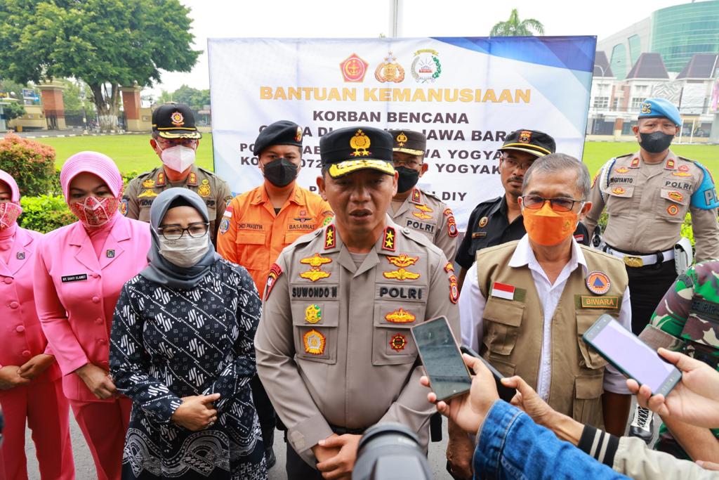 Bawalah Tanda Kasih Kita Dengan Selamat, Pesan Kapolda DIY Melepas Rombongan Bantuan Bagi Bencana Gempa Cianjur