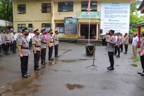 Kapolres Kepulauan Sitaro Lantik 2 Pejabat dan Serahterimakan Kabagren dan Kasat Intelkam