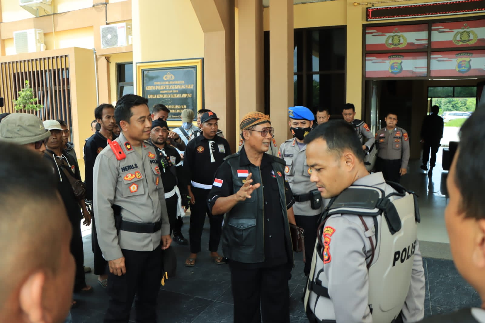 Aksi Damai Organisasi PSHT ke Polres Tubaba