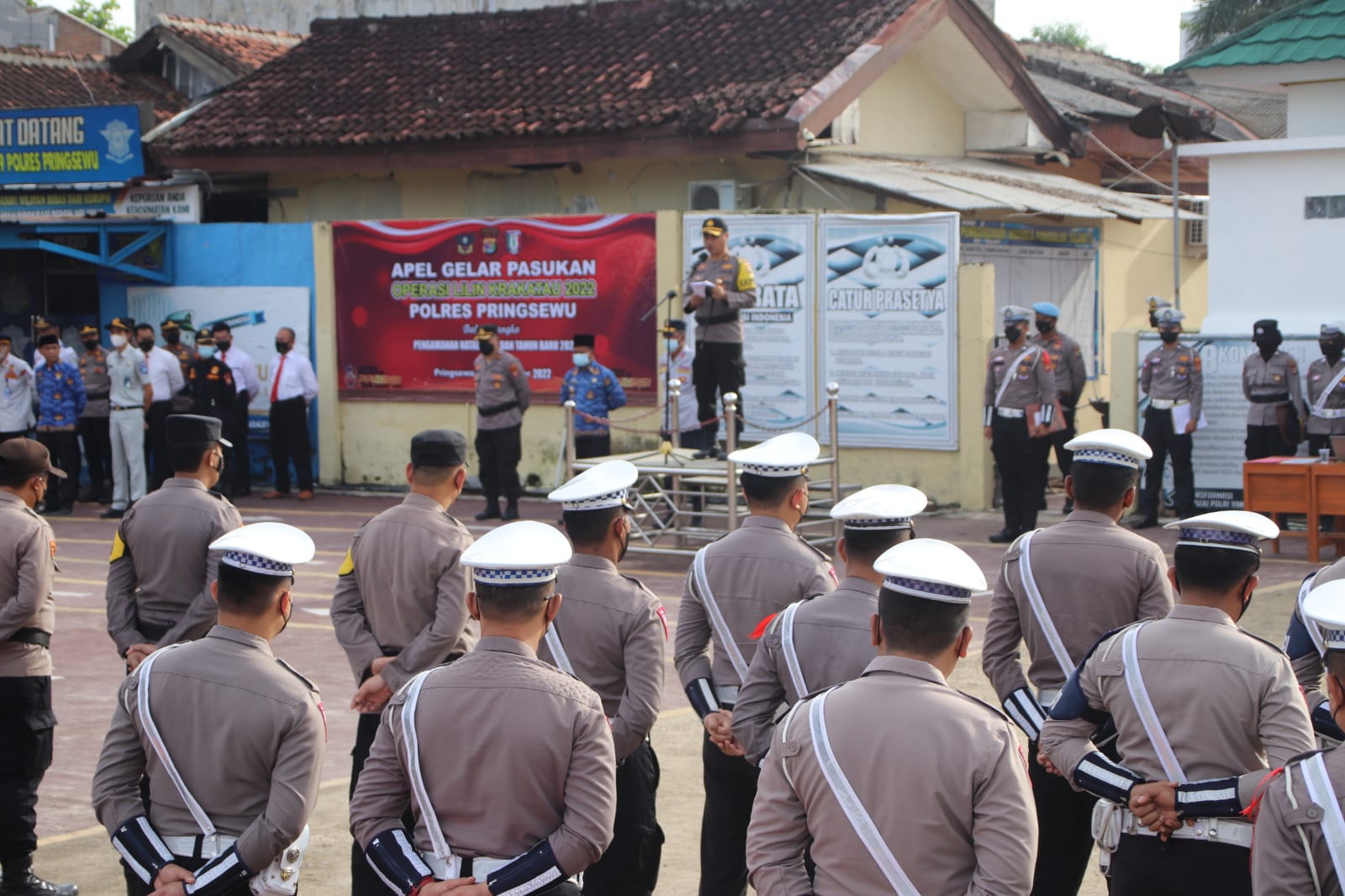 Sambut Nataru, Polres Pringsewu Laksanakan Apel Gelar Pasukan Operasi Lilin Krakatau 2022