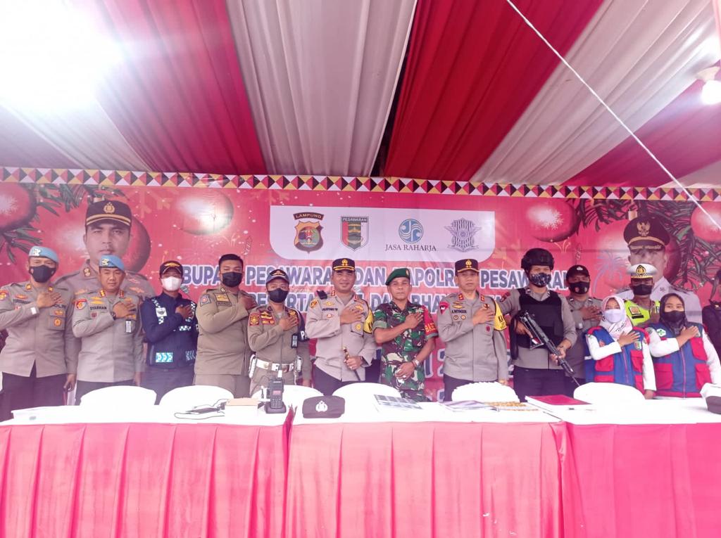 Kapolda Lampung Irjen Pol Dr. Akhmad Wiyagus Tinjau Pospam Ops Lilin Nataru 2022