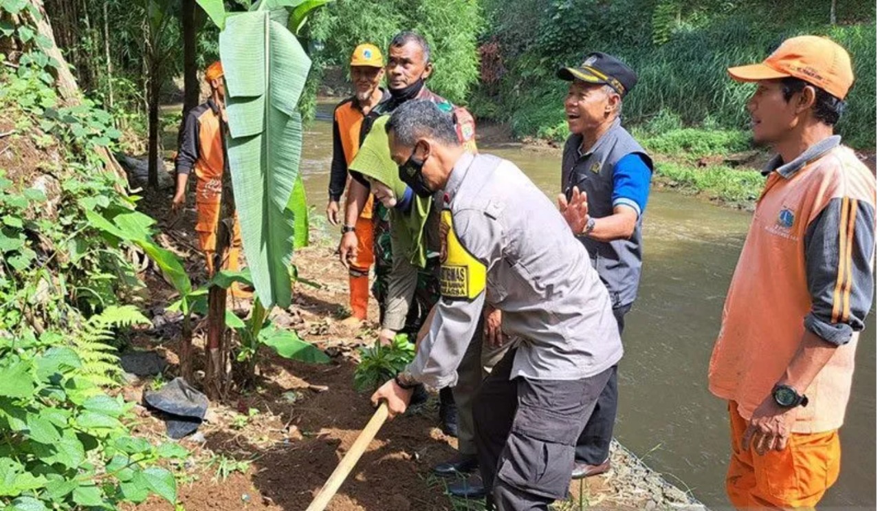 Polri Kuatkan Peran Bhabinkamtibmas Melalui Program Satu Bhabinkamtibmas Satu Desa