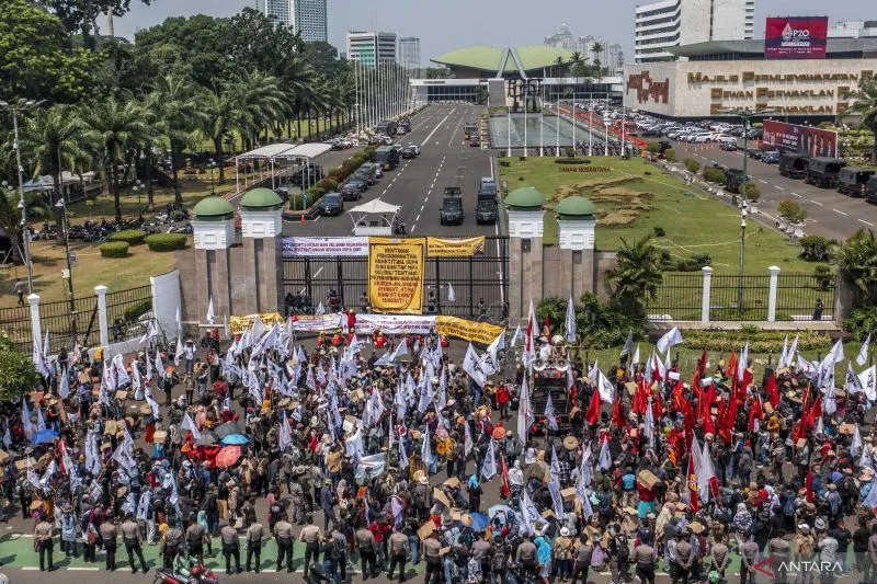 Polda Metro Alihkan Arus Lalu Lintas Sekitar Gedung DPR