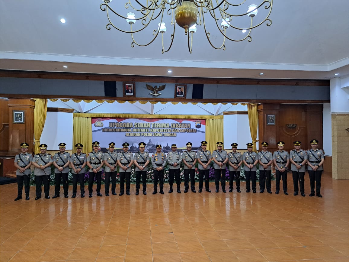 Tongkat Kepemimpinan Kapolresta Cilacap Diserah Terimakan Kepada Kombes Pol Fannky Ani Sugiharto