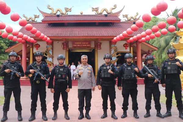 Tahun Baru Imlek 2574 Kongzili, Kapolda Sulut Cek Situasi Klenteng di Manado dan Siagakan Ratusan Personel