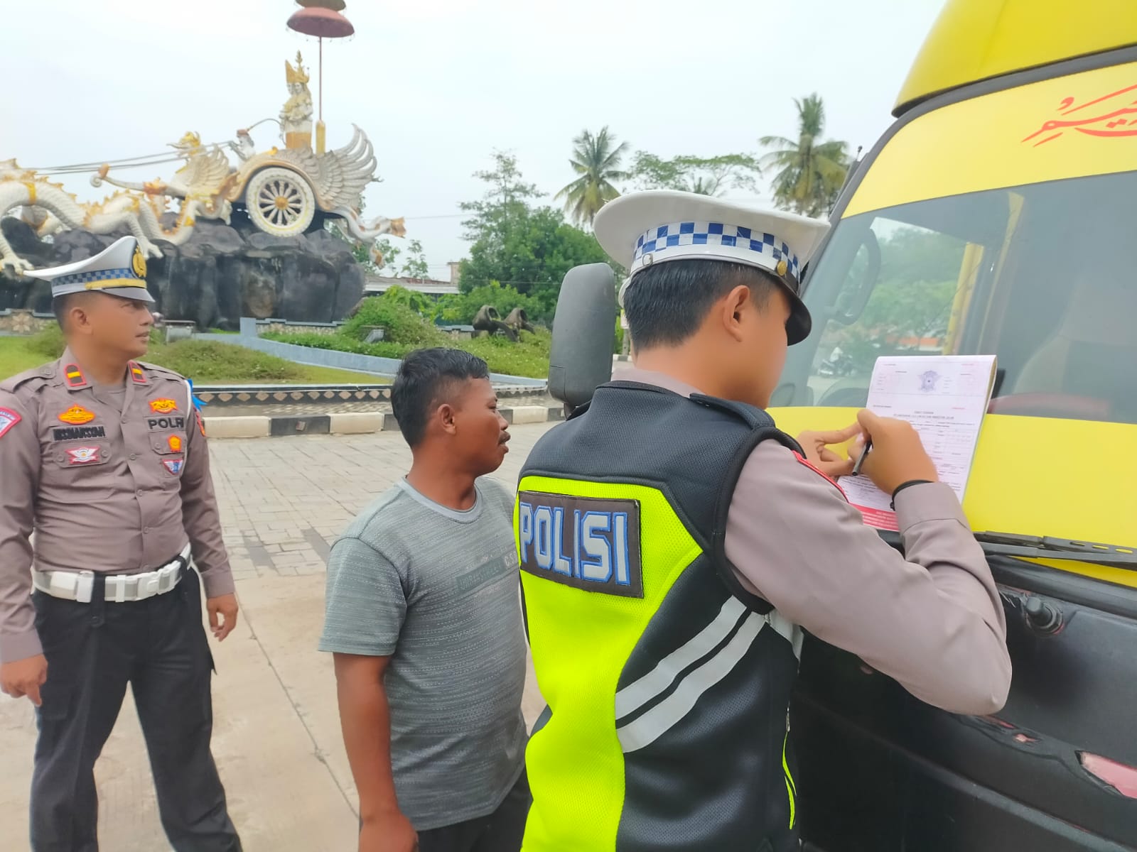 Hari Keempat Ops Keselamatan Krakatau-2023, Sat Lantas Polres Tulang Bawang Barat Keluarkan 100 Lembar Teguran Tertulis