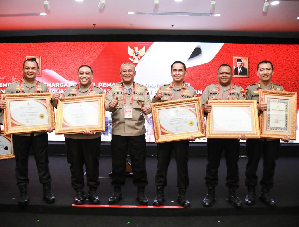 Polresta Cilacap Raih Penghargaan Pelayanan Prima Tahun 2022 dari Kementerian PANRB