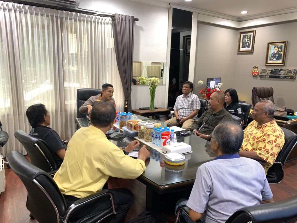 Audiensi dan Menjalin Tali Silahturahmi Dengan Panitia Hari Pers Nasional (HPN) Tk Kota Depok Tahun 2023 dengan Kapolres Metro Depok