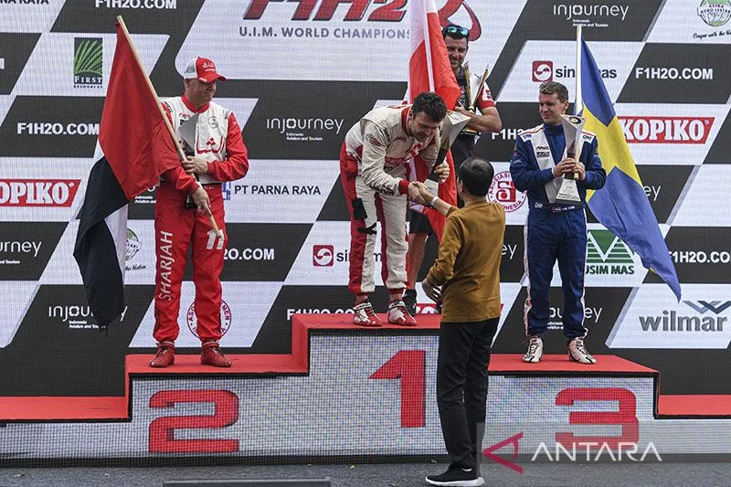 Presiden Jokowi Puji F1 Powerboat Danau Toba Meski Perlu Perbaikan
