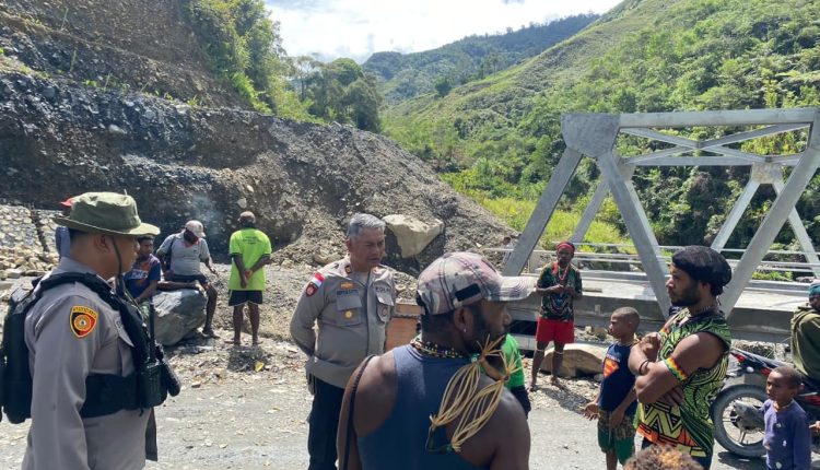 Polri Laksanakan Kegiatan Rutin Patroli Dialogis di Papua