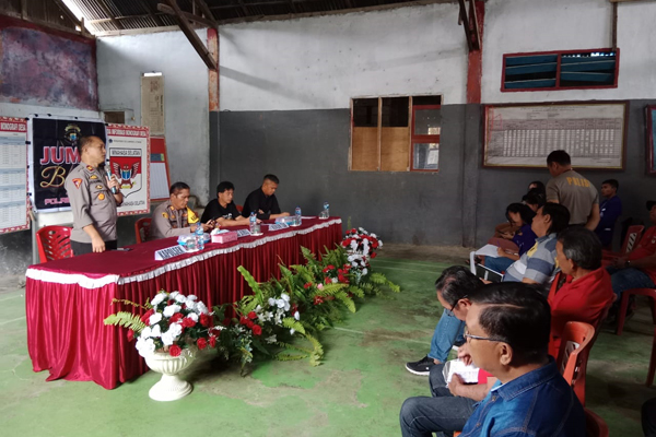 Polres Minahasa Selatan Serap Aspirasi Warga Tumaluntung Melalui “Jumat Bacerita”