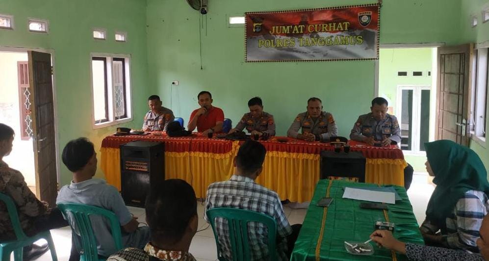 Polres Tanggamus Dengarkan Curhat Warga di Pekon Sinar Sekampung